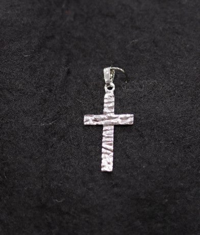 Hopeinen risti meripinta 2,6cm